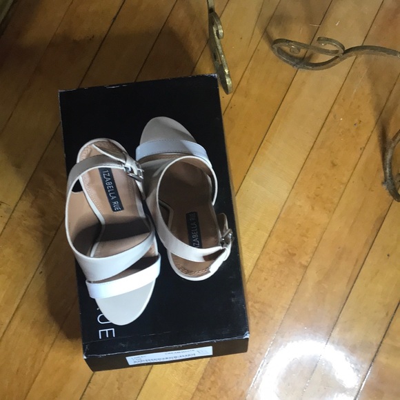 Lorac - Picture 2 of 3